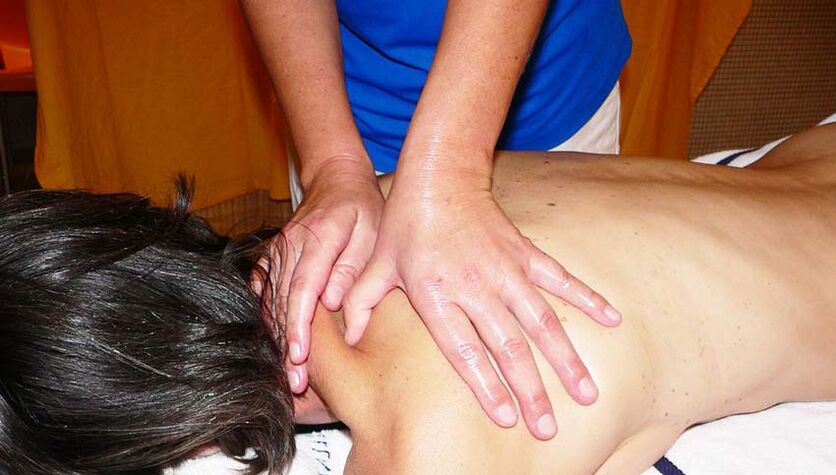 Massage session for the osteochondose of the cervical spine